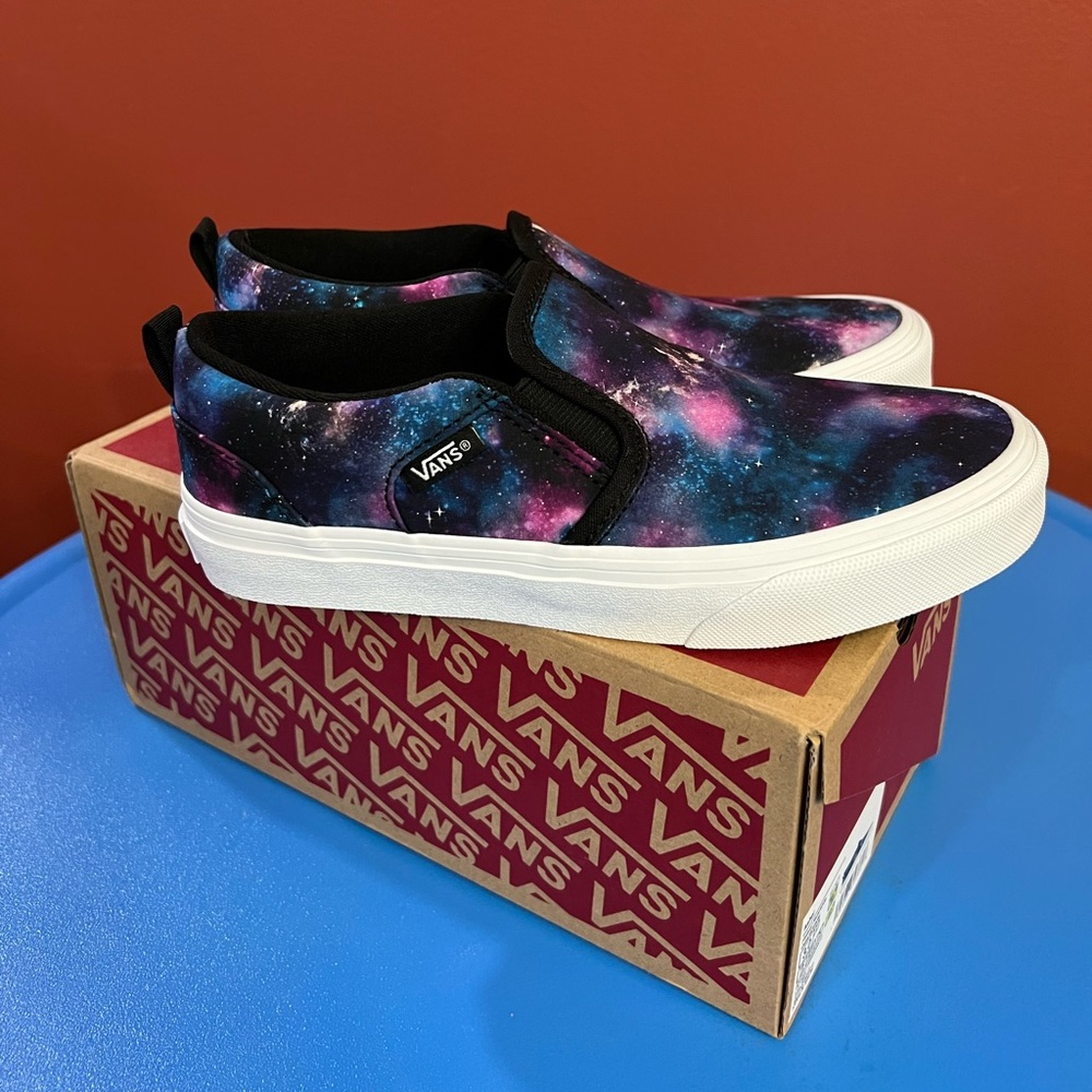 Vans big kid slide shoes